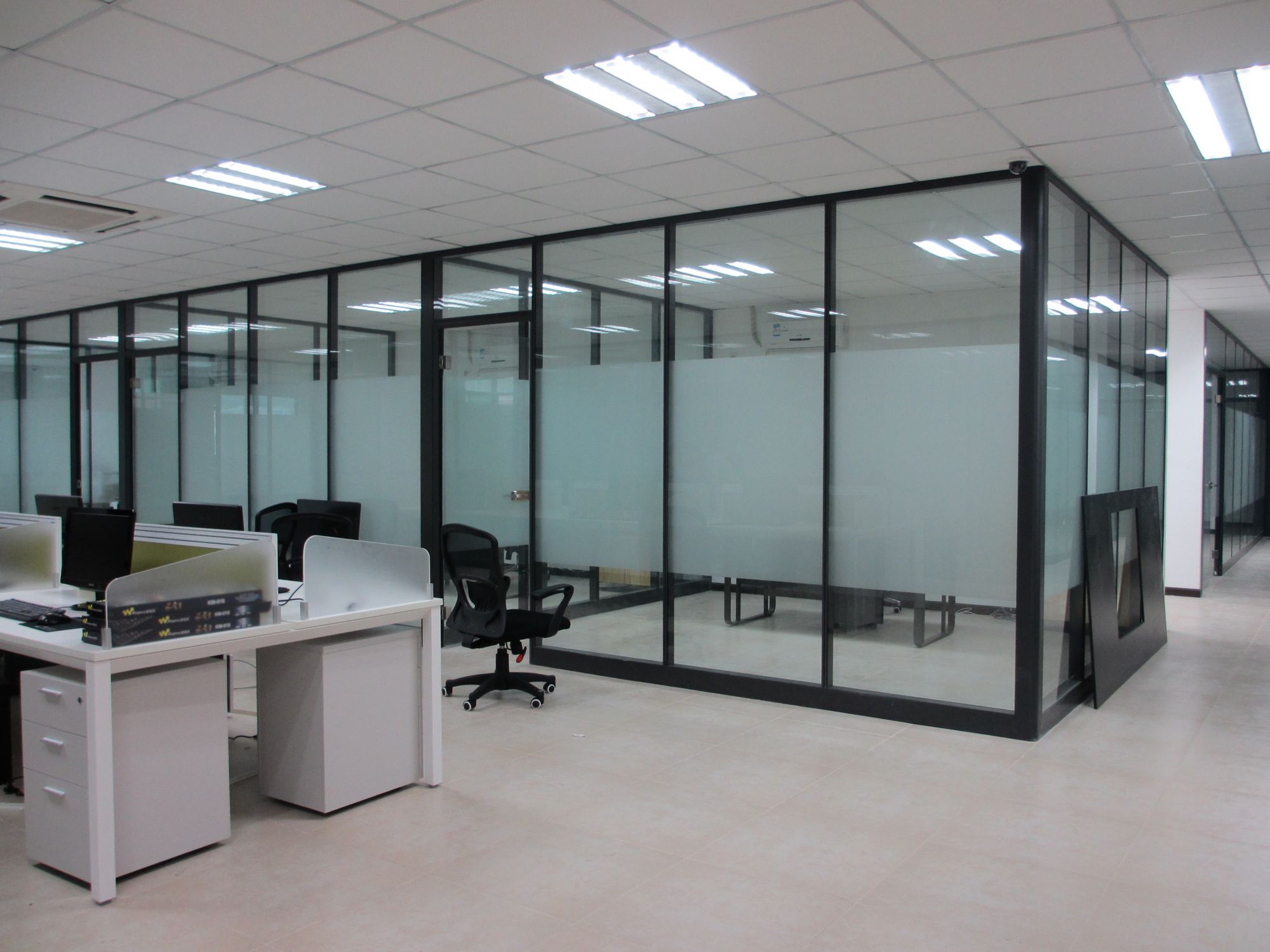 辦公家具屏風(fēng)高隔斷展示 辦公家具屏風(fēng)高隔斷展示